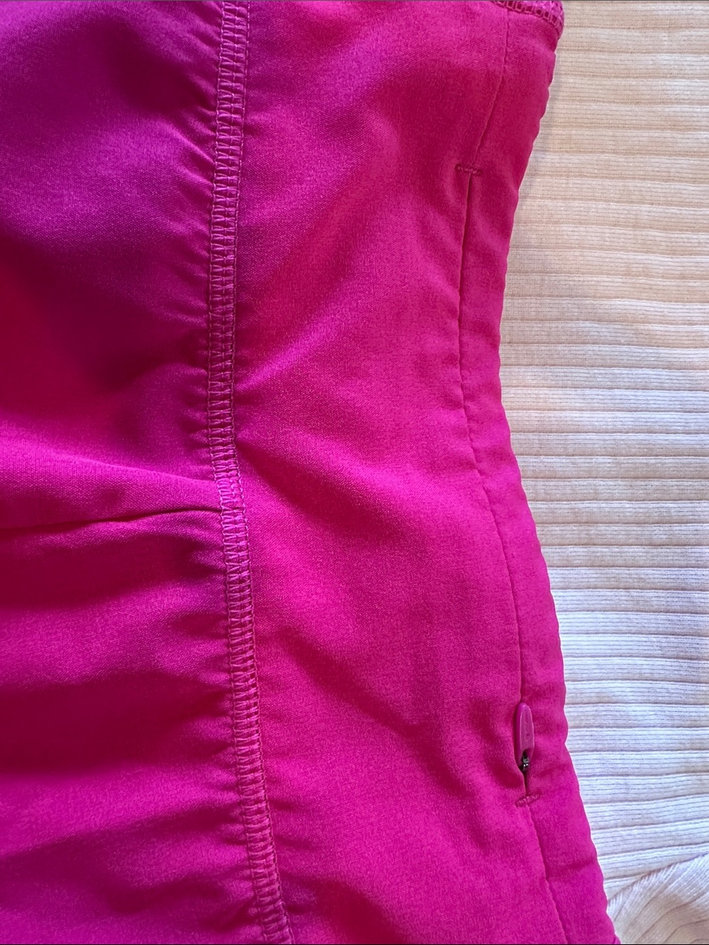 Reebok Women’s Hot Pink Athletic Shorts - Picture 6 of 6